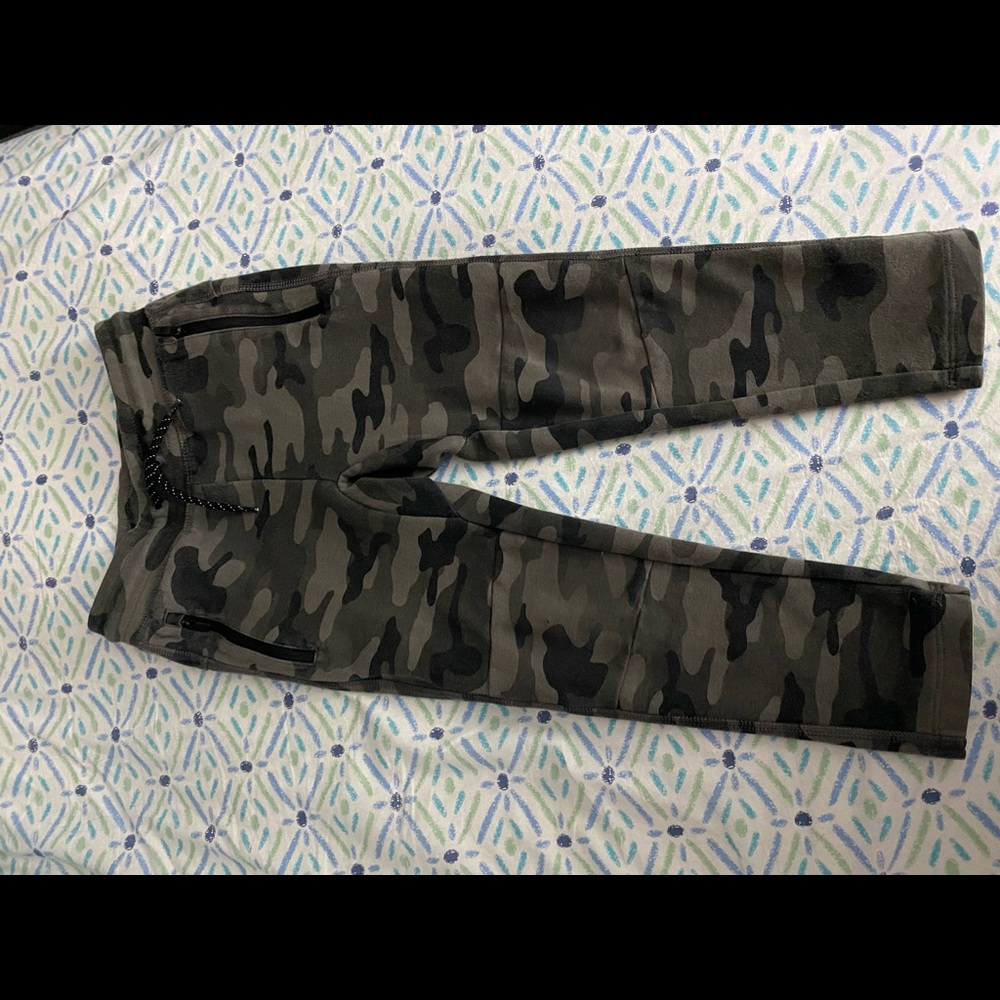 Gap kids camo sweat pants 4T